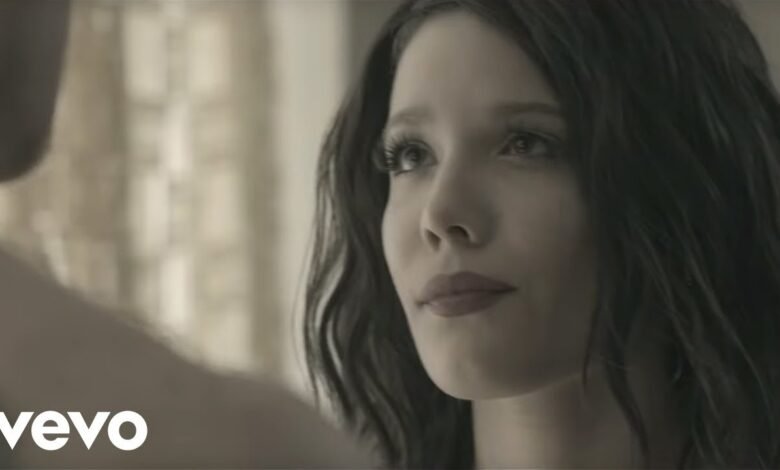 The Chainsmokers ft. Helsey - Closer Music Video